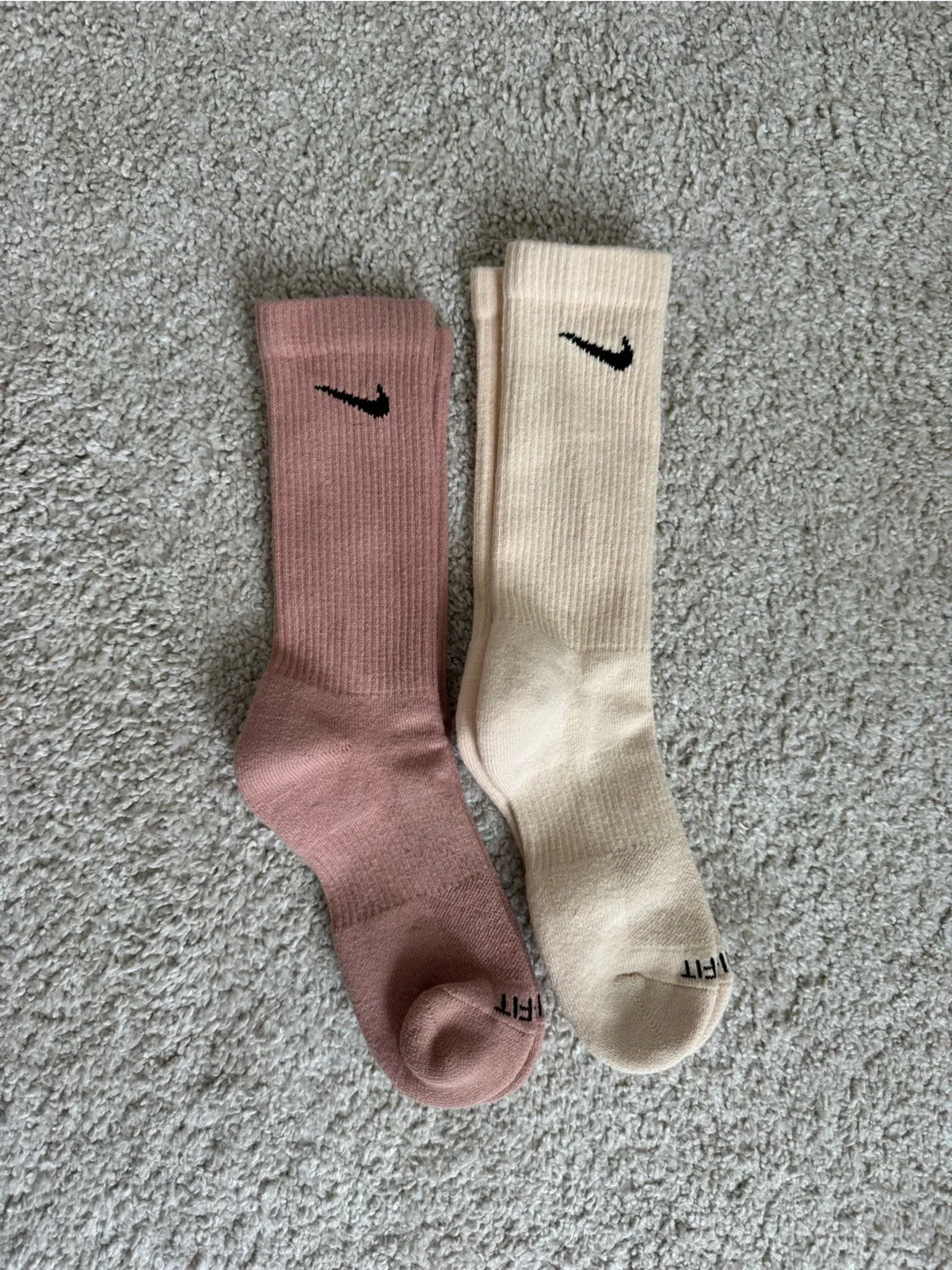 Nike Crew Socks in Cream and Mauve Pink (2-Pack)